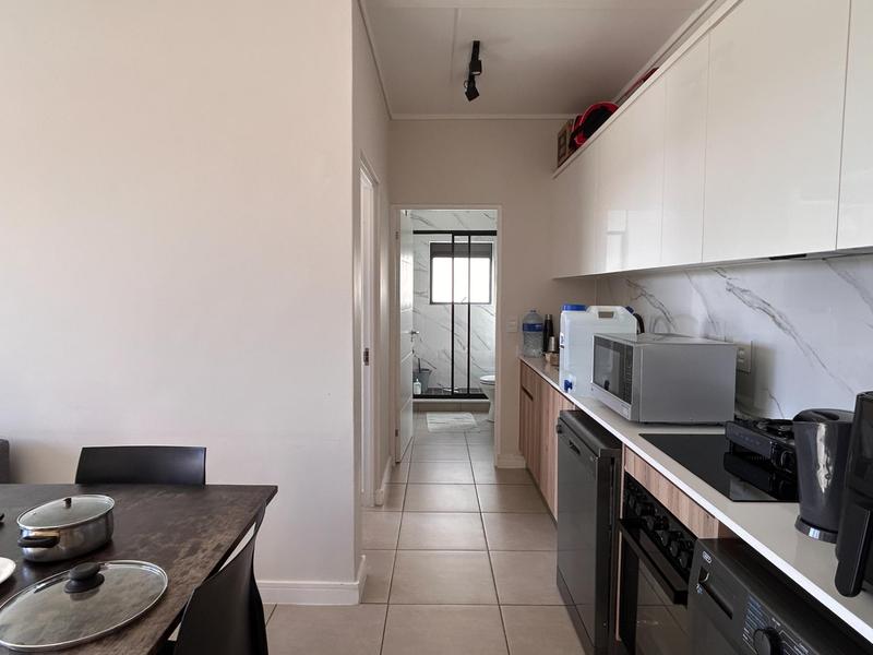 To Let 1 Bedroom Property for Rent in Sandown Western Cape